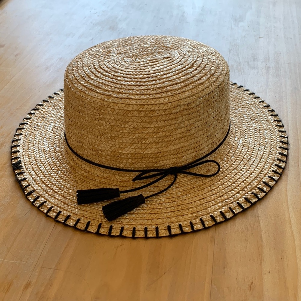 Chic straw hat
